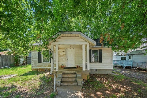 Homes For Sale - 506 S Flanner Street<br/> Burlington, NC 27215