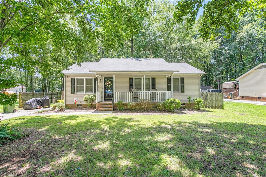 1105 W MINNEOLA Street