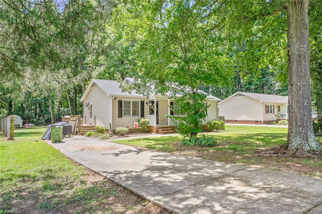 1105 W MINNEOLA Street