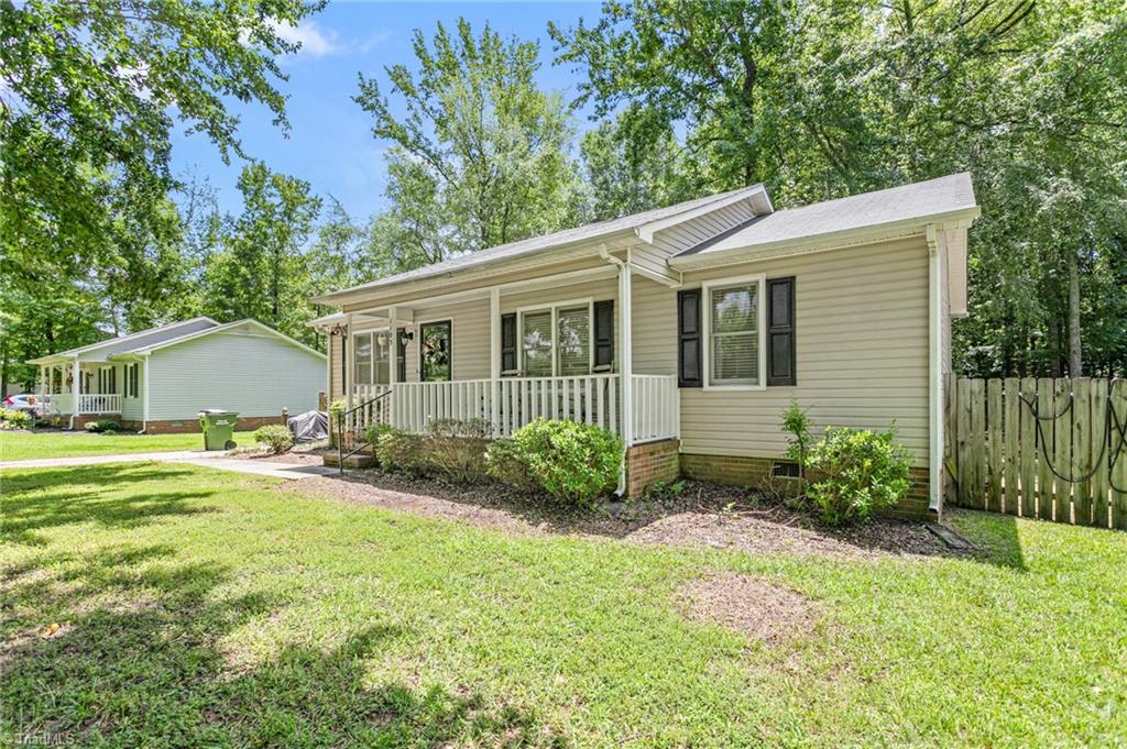 1105 W MINNEOLA Street