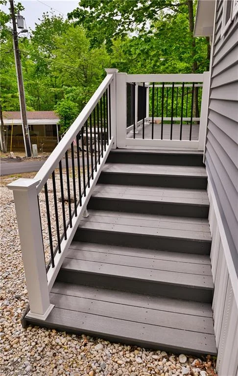 310 Laurelwood Lane, photo 3 of 27