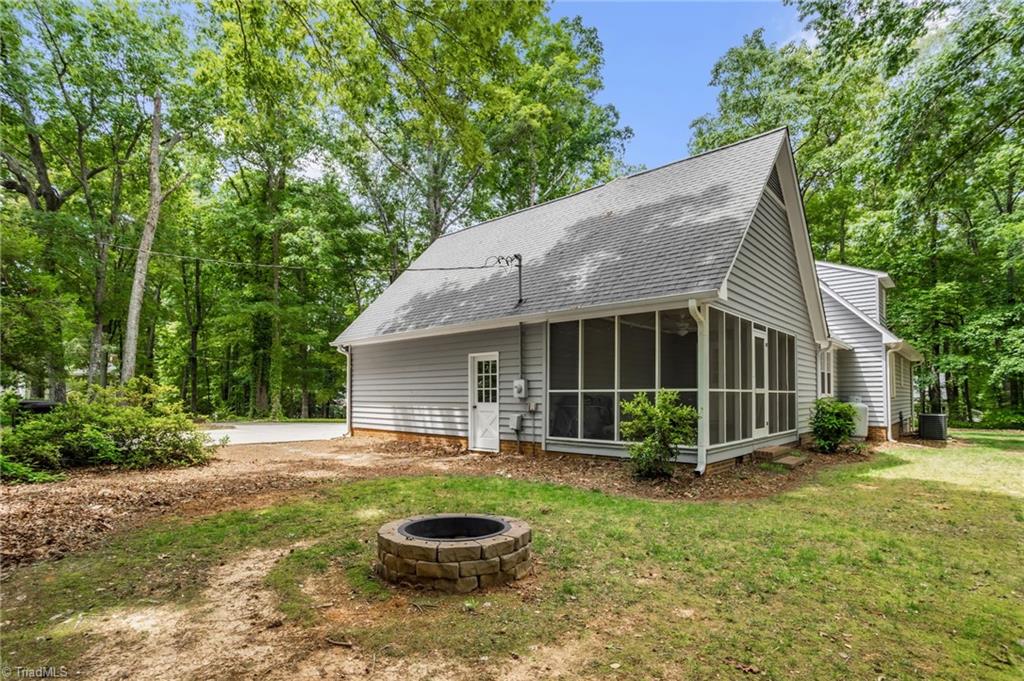 2718 Oak Hollow Drive, Asheboro, North Carolina image 32