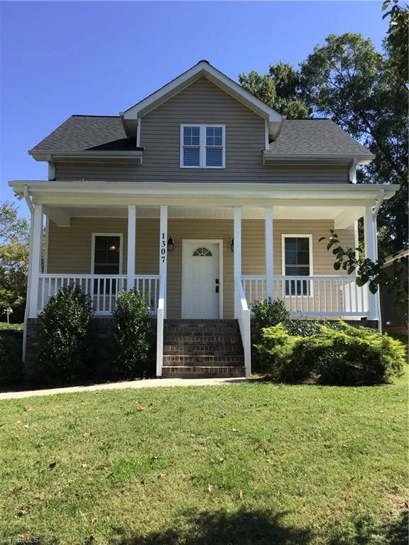 1307 Avalon Road, photo 1 of 30