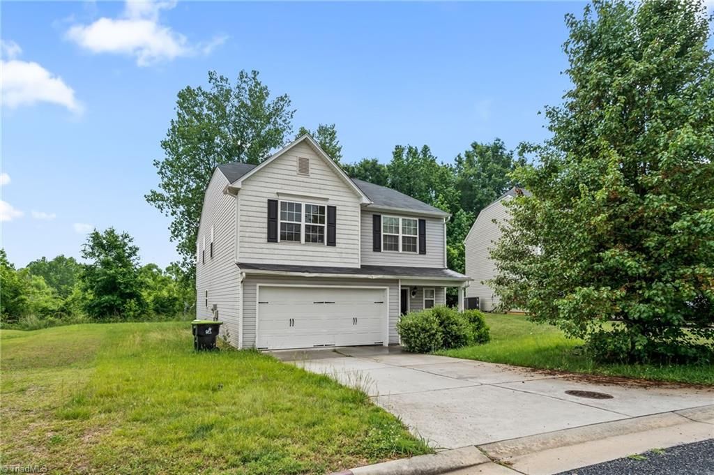 Photo of 1101 Caden Village Circle, Lexington, NC 27295 (MLS # 1220599)
