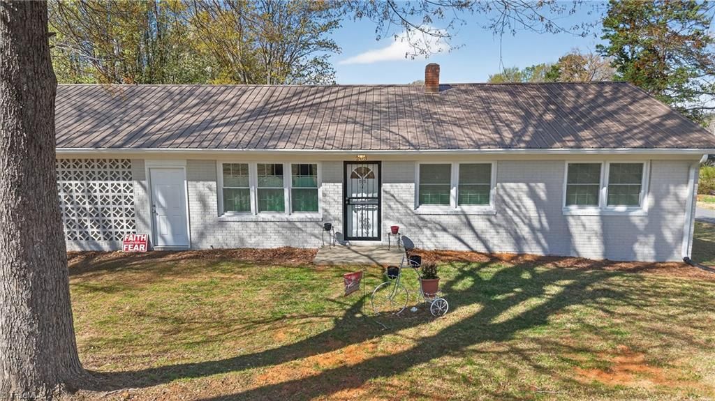 Photo of 203 Sunrise Avenue, Asheboro, NC 27203 (MLS # 1212723)
