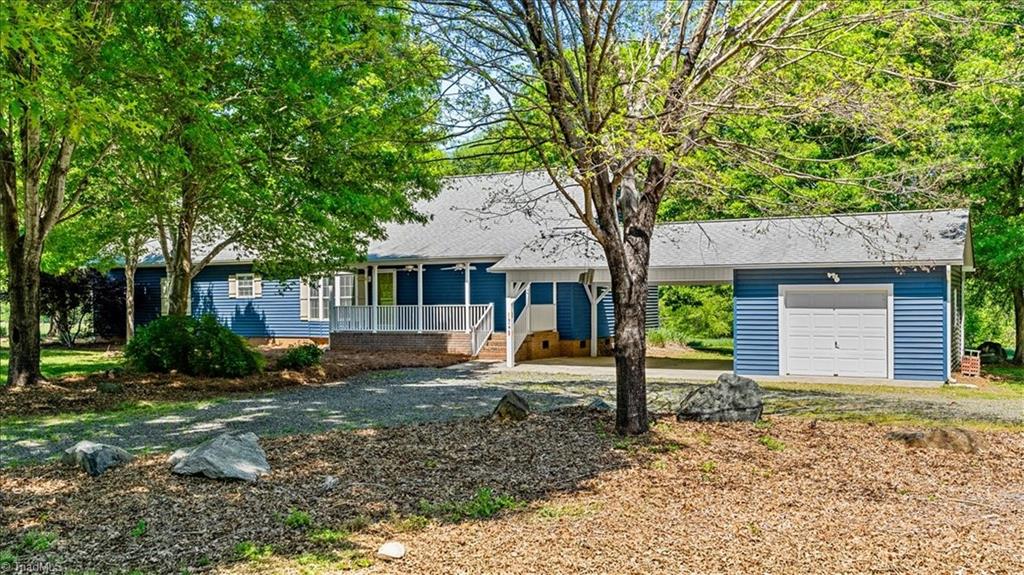 596 Greenbrier Farm Trail