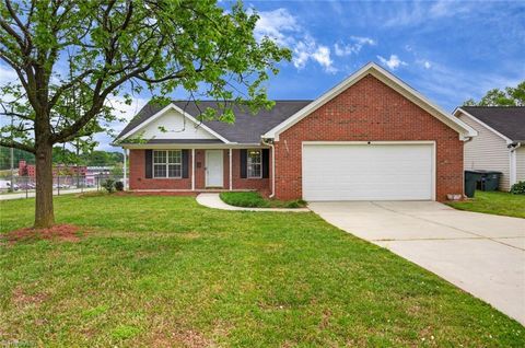 Homes For Sale - 1214 12th Street<br/> Greensboro, NC 27405