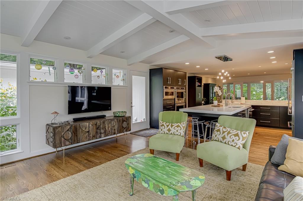 Winston-Salem, North Carolina 27106, United States, 4 Bedrooms Bedrooms, ,5 BathroomsBathrooms,Residential,Pending,175573