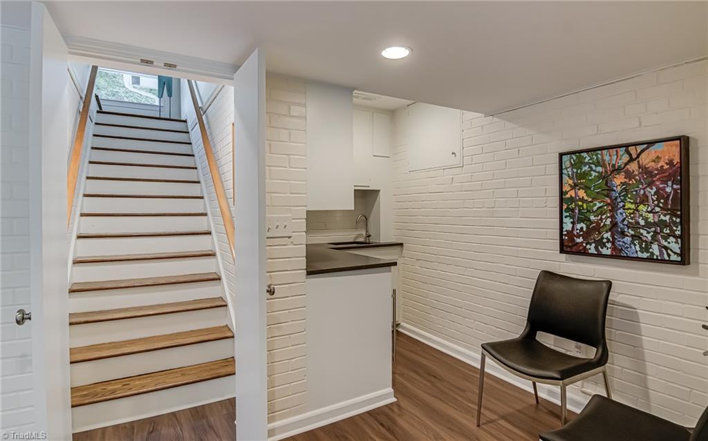 Winston-Salem, North Carolina 27106, United States, 4 Bedrooms Bedrooms, ,5 BathroomsBathrooms,Residential,Pending,175573