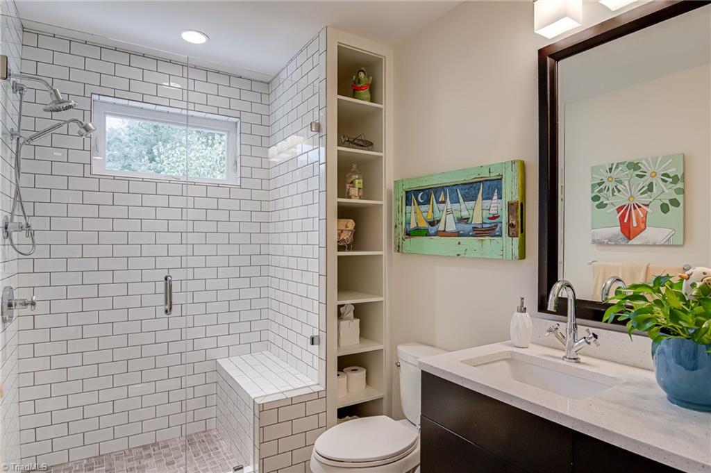 Winston-Salem, North Carolina 27106, United States, 4 Bedrooms Bedrooms, ,5 BathroomsBathrooms,Residential,Pending,175573