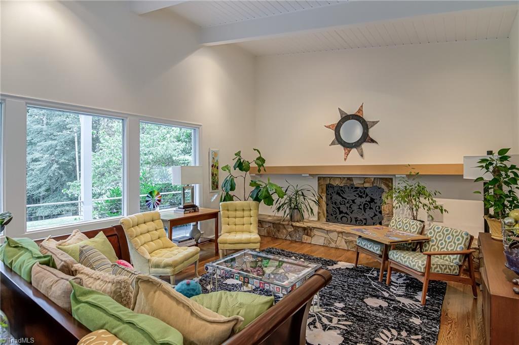 Winston-Salem, North Carolina 27106, United States, 4 Bedrooms Bedrooms, ,5 BathroomsBathrooms,Residential,Pending,175573