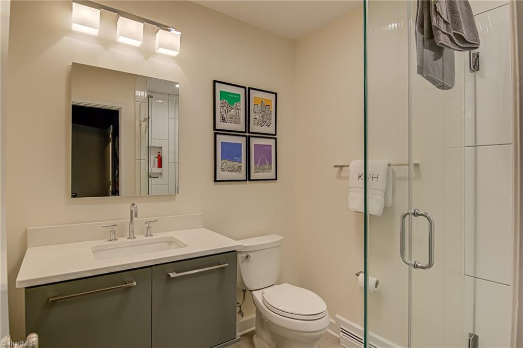 Winston-Salem, North Carolina 27106, United States, 4 Bedrooms Bedrooms, ,5 BathroomsBathrooms,Residential,Pending,175573