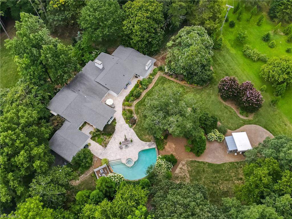 Winston-Salem, North Carolina 27106, United States, 4 Bedrooms Bedrooms, ,5 BathroomsBathrooms,Residential,Pending,175573