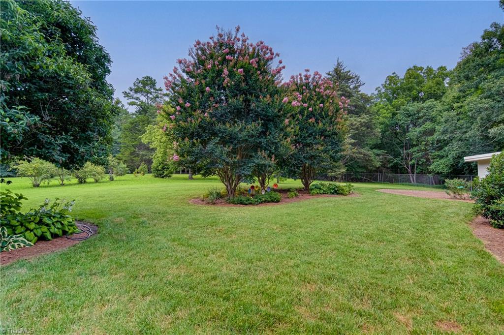 Winston-Salem, North Carolina 27106, United States, 4 Bedrooms Bedrooms, ,5 BathroomsBathrooms,Residential,Pending,175573