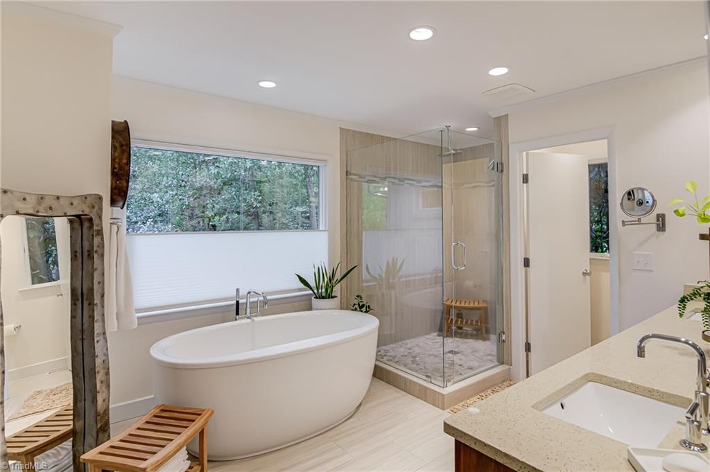 Winston-Salem, North Carolina 27106, United States, 4 Bedrooms Bedrooms, ,5 BathroomsBathrooms,Residential,Pending,175573