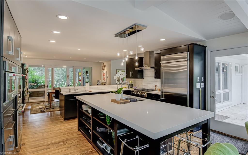 Winston-Salem, North Carolina 27106, United States, 4 Bedrooms Bedrooms, ,5 BathroomsBathrooms,Residential,Pending,175573