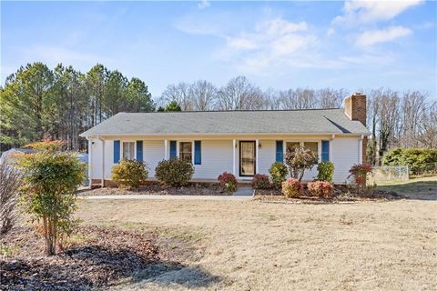 Photo of 103 Lois Lane, Lexington, NC 27295 (MLS # 1204955)