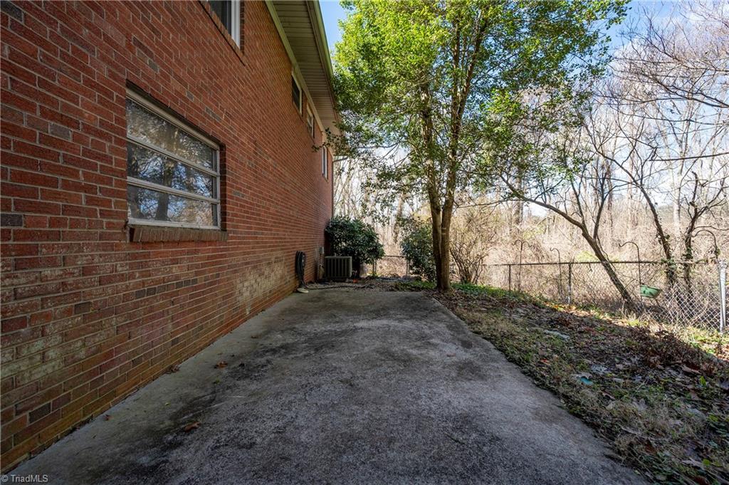 3312 Hillside Drive, High Point, North Carolina image 32