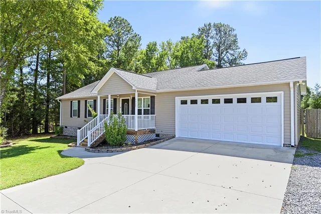 7527 Turnpike Road, photo 2 of 26