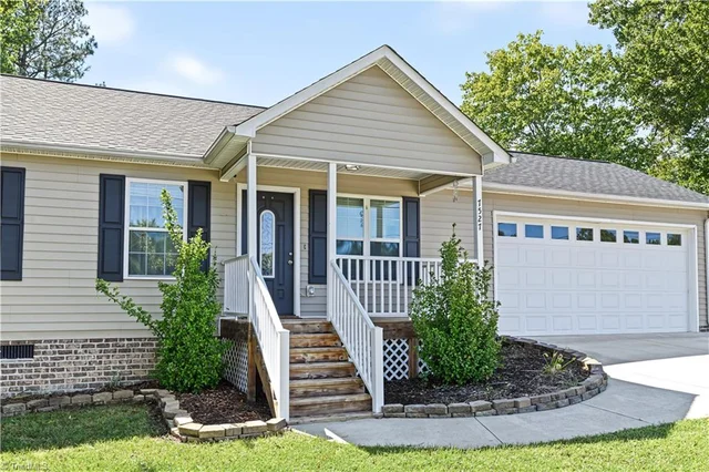 7527 Turnpike Road, photo 3 of 26