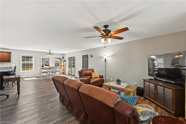 7527 Turnpike Road, photo 4 of 26