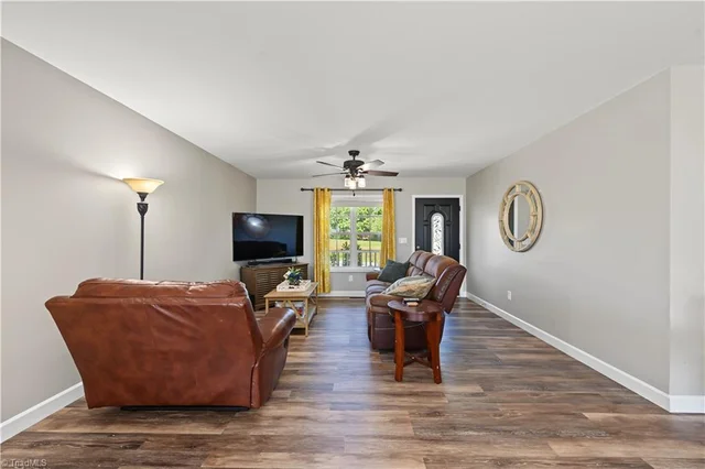 7527 Turnpike Road, photo 5 of 26