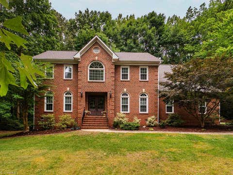 Homes For Sale - 4703 Crestwick Court<br/> Guilford County, Greensboro, NC 27406