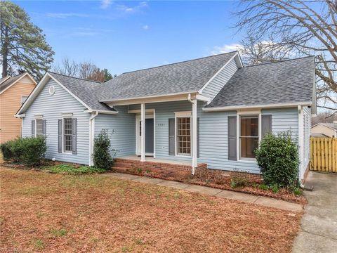Homes For Sale - 6721 River Hills Drive<br/> Greensboro, NC 27410