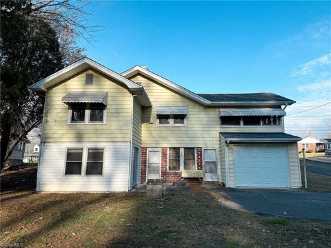 A home in Mount Airy