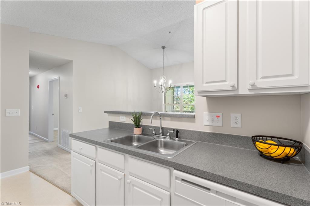 Winston-Salem, North Carolina 27127, United States, 2 Bedrooms Bedrooms, ,2 BathroomsBathrooms,Residential,Active,221548