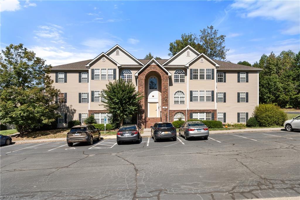 Winston-Salem, North Carolina 27127, United States, 2 Bedrooms Bedrooms, ,2 BathroomsBathrooms,Residential,Active,221548