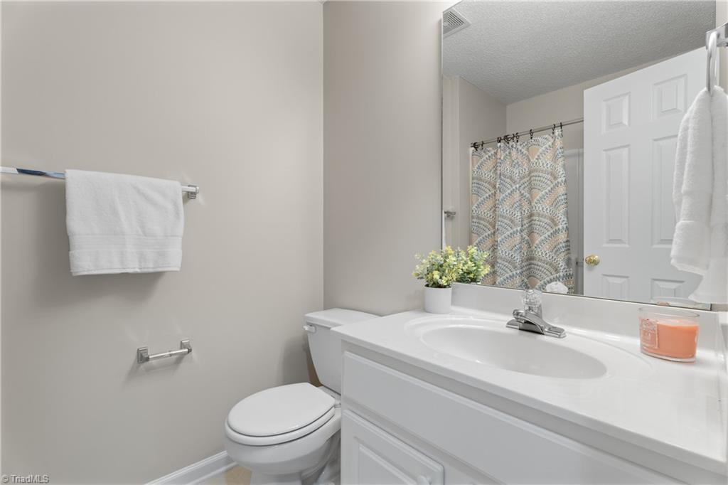 Winston-Salem, North Carolina 27127, United States, 2 Bedrooms Bedrooms, ,2 BathroomsBathrooms,Residential,Active,221548