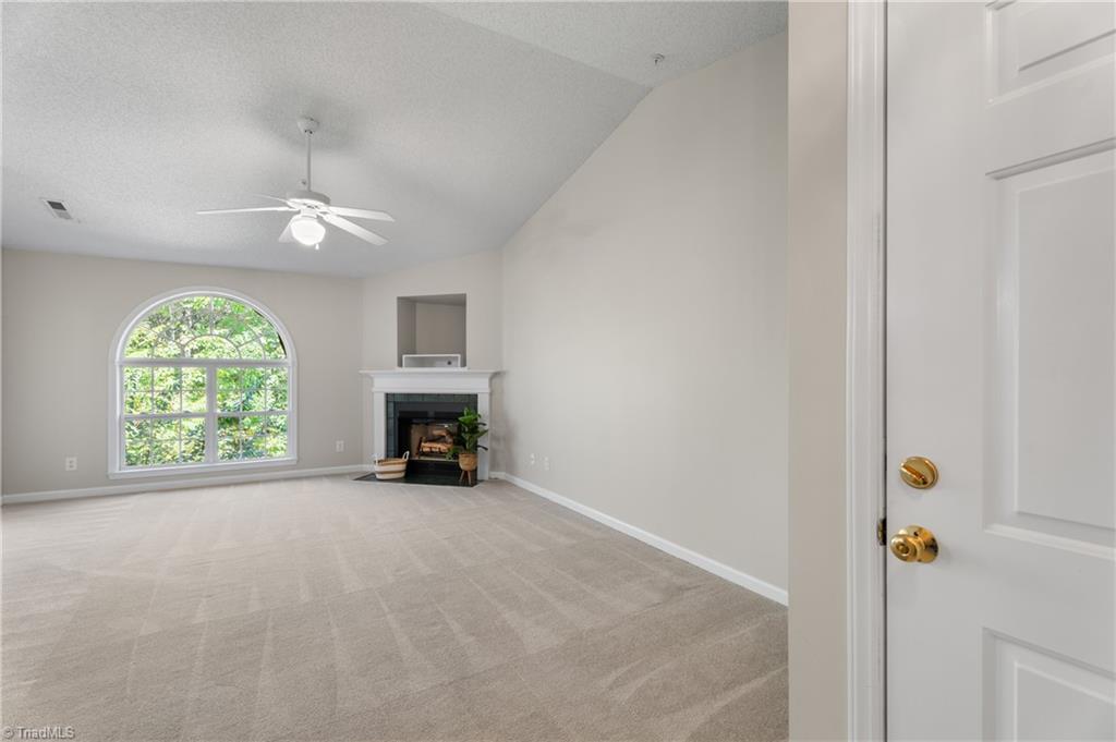 Winston-Salem, North Carolina 27127, United States, 2 Bedrooms Bedrooms, ,2 BathroomsBathrooms,Residential,Active,221548