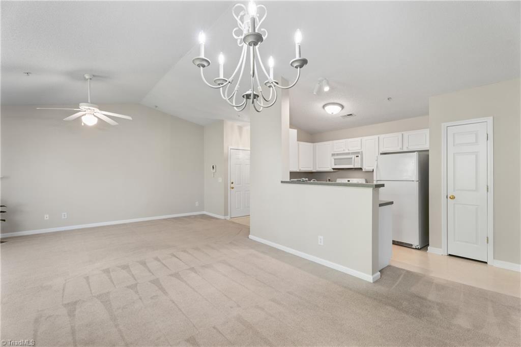 Winston-Salem, North Carolina 27127, United States, 2 Bedrooms Bedrooms, ,2 BathroomsBathrooms,Residential,Active,221548