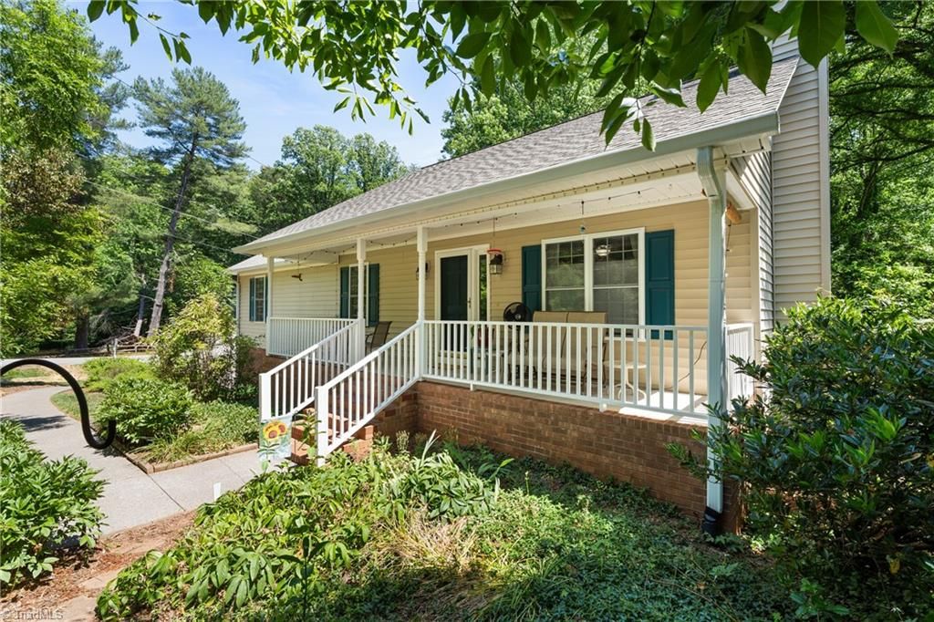 Photo of 740 Lynn Dee Drive, Winston-Salem, NC 27104 (MLS # 1222287)