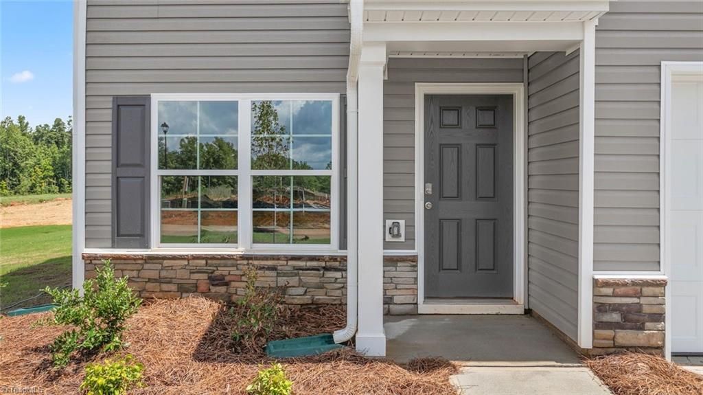 Photo of 609 Jack Pine Street, Thomasville, NC 27360 (MLS # 1208476)