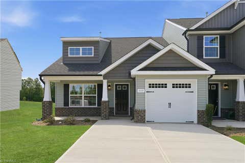 Townhouse For Sale - 116 Pineberry Way<br/> Guilford County, Greensboro, NC 27410