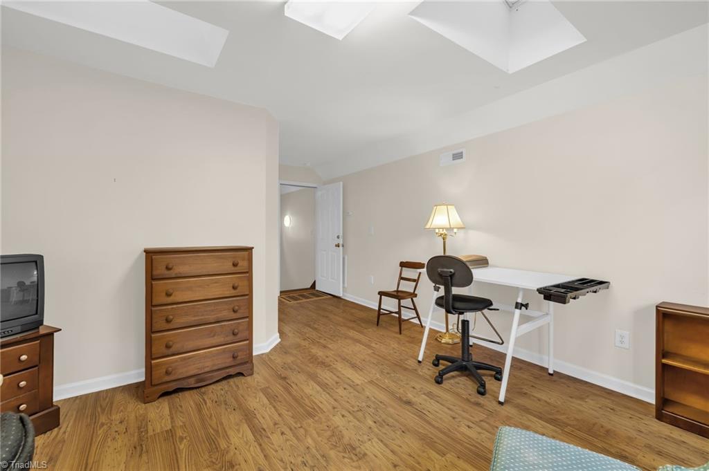 Greensboro, North Carolina 27410, United States, 5 Bedrooms Bedrooms, ,4 BathroomsBathrooms,Residential,Active,240083