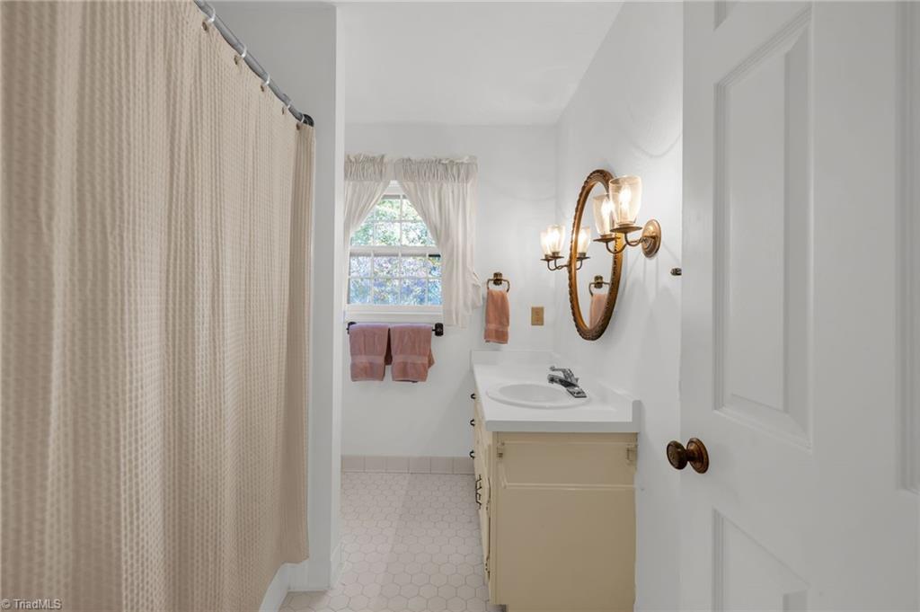 Greensboro, North Carolina 27410, United States, 5 Bedrooms Bedrooms, ,4 BathroomsBathrooms,Residential,Active,240083