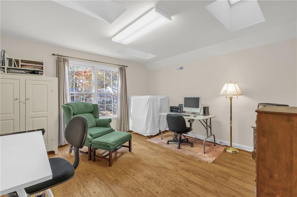 Greensboro, North Carolina 27410, United States, 5 Bedrooms Bedrooms, ,4 BathroomsBathrooms,Residential,Active,240083