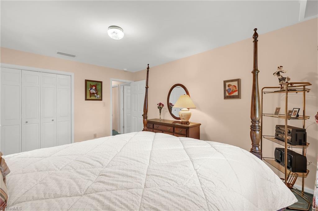 Greensboro, North Carolina 27410, United States, 5 Bedrooms Bedrooms, ,4 BathroomsBathrooms,Residential,Active,240083