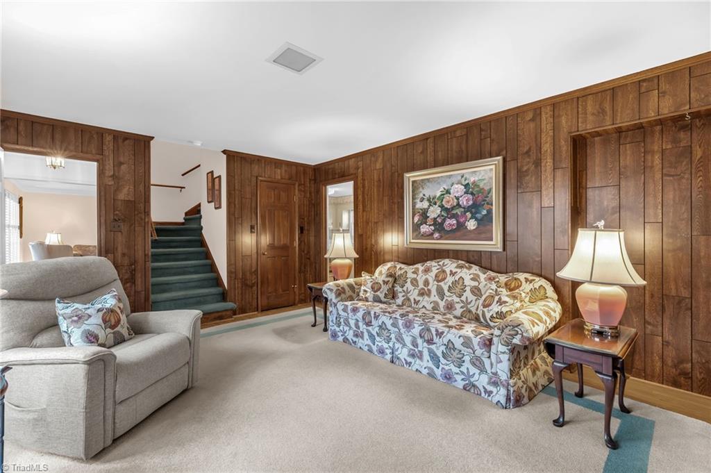 Greensboro, North Carolina 27410, United States, 5 Bedrooms Bedrooms, ,4 BathroomsBathrooms,Residential,Active,240083