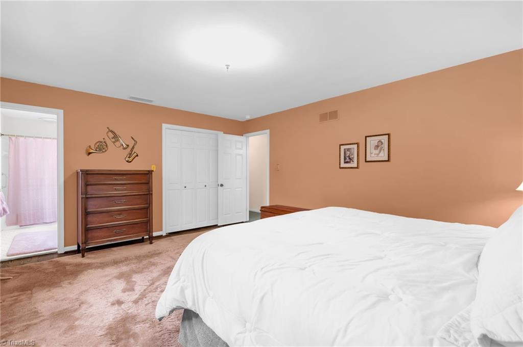 Greensboro, North Carolina 27410, United States, 5 Bedrooms Bedrooms, ,4 BathroomsBathrooms,Residential,Active,240083