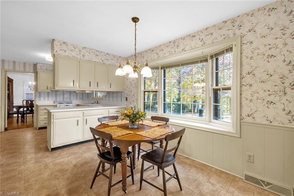 Greensboro, North Carolina 27410, United States, 5 Bedrooms Bedrooms, ,4 BathroomsBathrooms,Residential,Active,240083