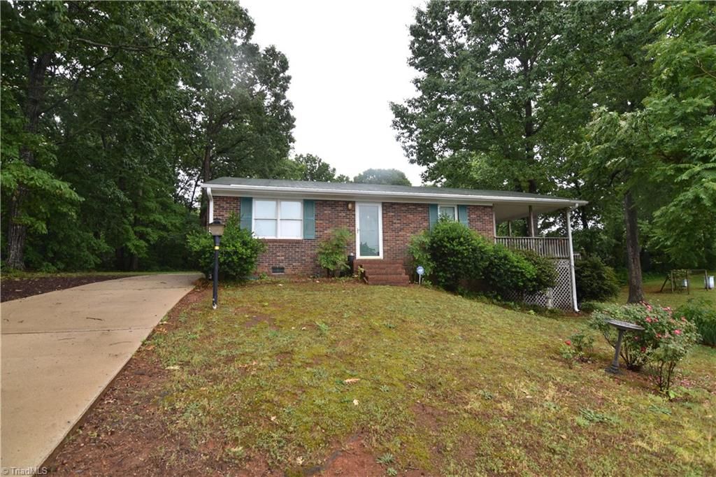 Photo of 426 S Shore Drive, Lexington, NC 27292 (MLS # 1218629)