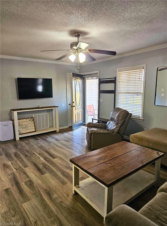 2209 Cedarwood Court