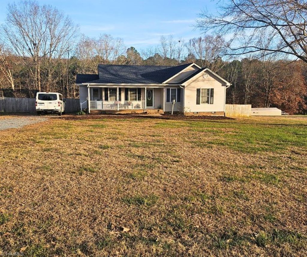 Photo of 2209 Cedarwood Court, Asheboro, NC 27205 (MLS # 1203186)