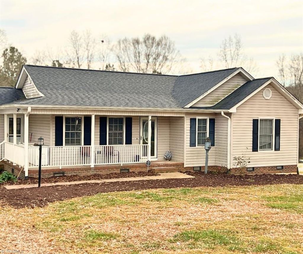 Photo of 2209 Cedarwood Court, Asheboro, NC 27205 (MLS # 1203186)