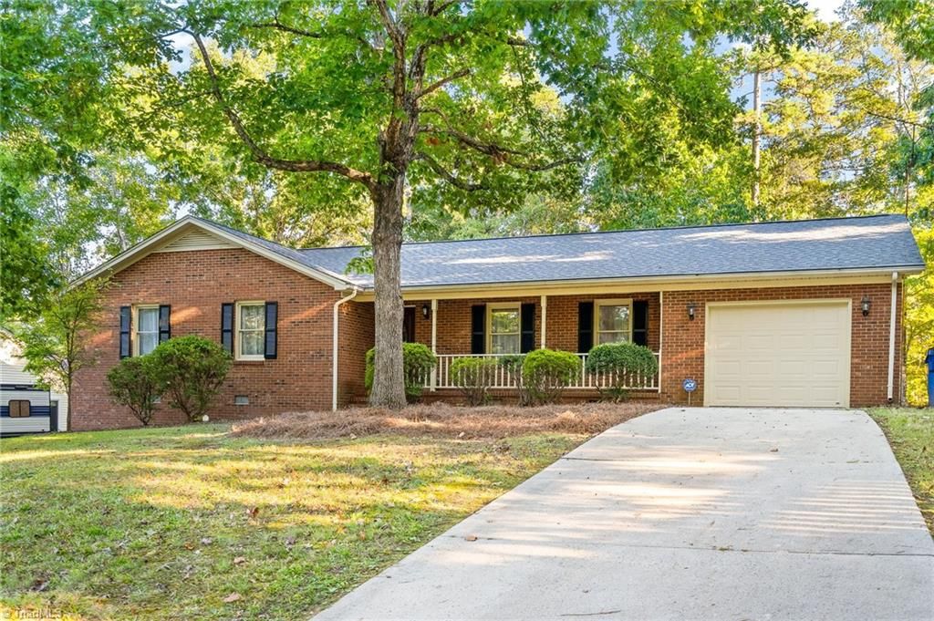 Photo of 552 Woodland Drive, Graham, NC 27253 (MLS # 1216056)