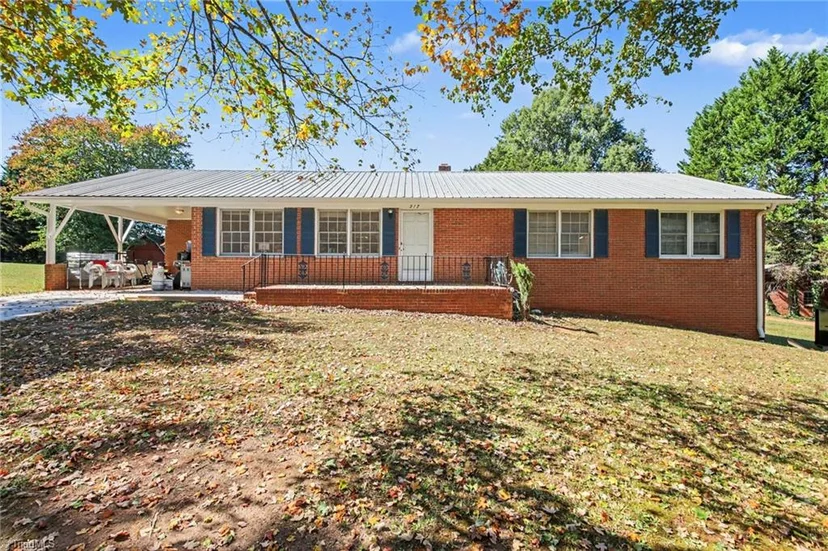317 Northside Drive, photo 1 of 8